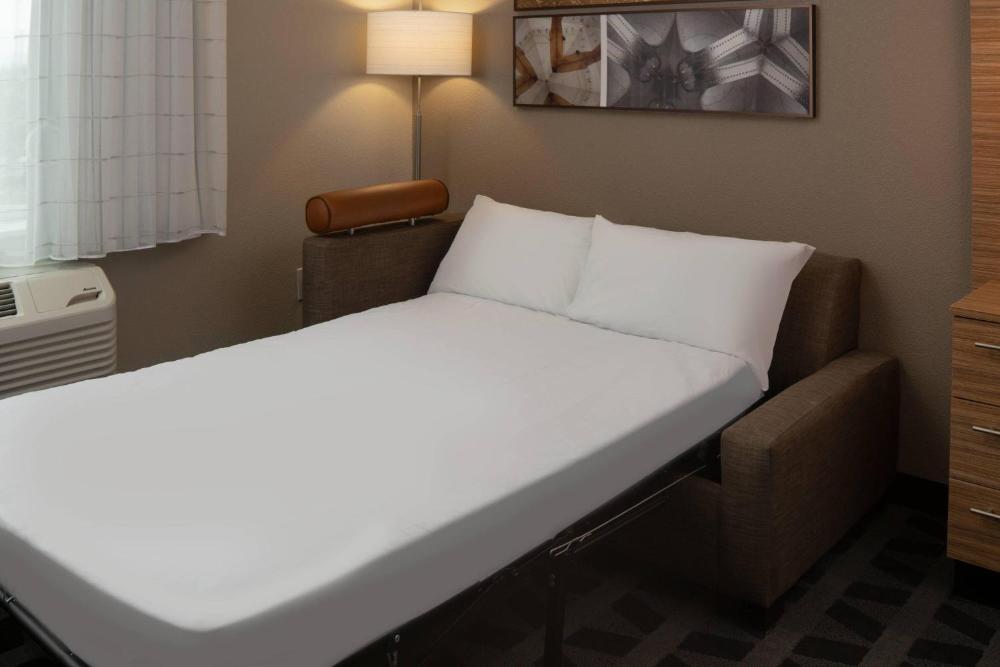 One-Bedroom Queen Suite with Sofa Bed interior